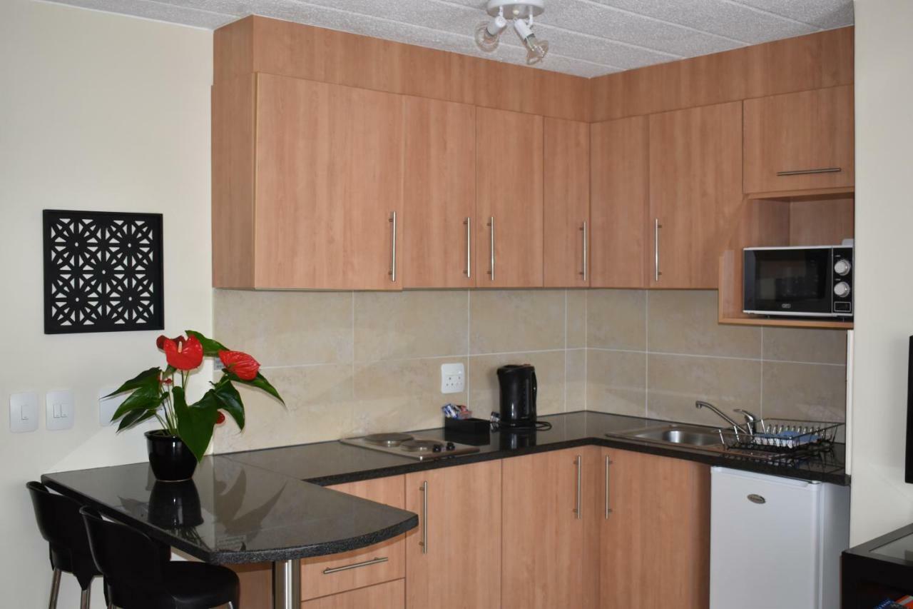 Premiere Classe Apartment Hotel Johannesbourg Extérieur photo