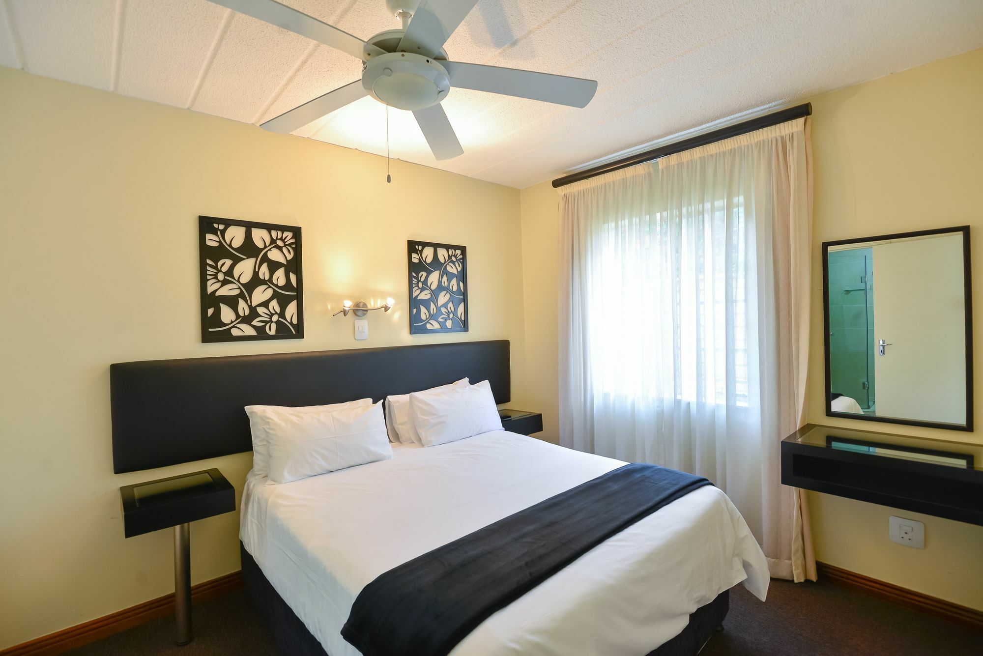 Premiere Classe Apartment Hotel Johannesbourg Extérieur photo